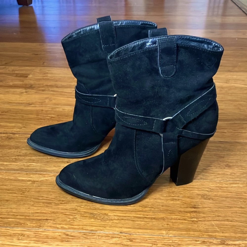 JustFab Size 8.5 Black Suede Booties